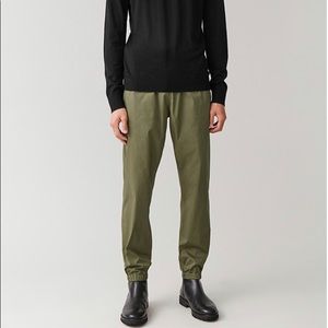 COS men’s fashionable joggers with original tag!